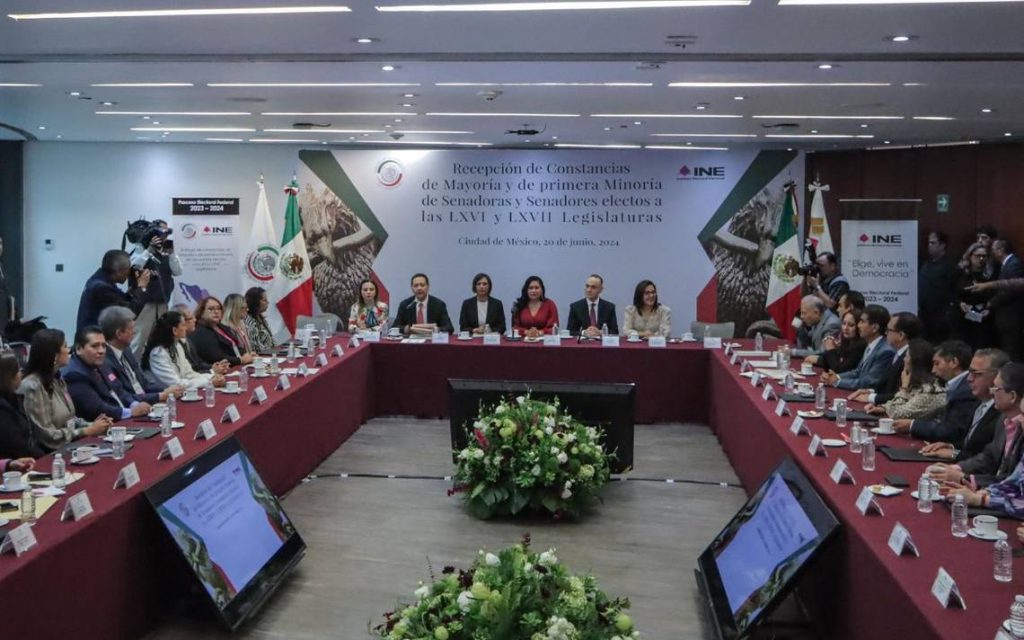 INE entrega a la Cámara Alta constancias de mayoría y primera minoría de senadores electos - El Heraldo de Chiapas