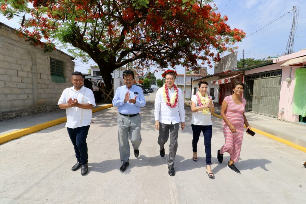 Inaugura Rutilio Escandón pavimentación y mejoramiento integral de la calle Oaxaca, en la colonia Las Granjas