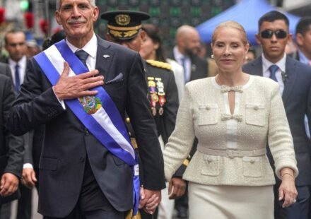 Nasry Asfura asume la presidencia de Honduras, el país más violento y empobrecido de Centroamérica